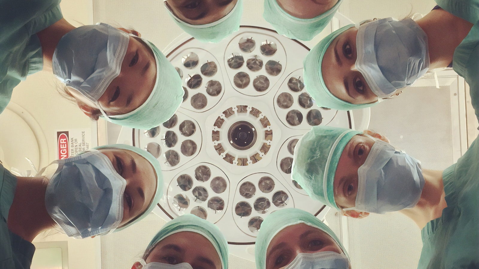 Imagen temática del artículo Experiencia del paciente: más allá del tratamiento para lograr un éxito integral en la atención médica